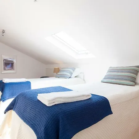 Merces By Hill Apartment