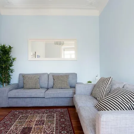 Merces By Hill Apartman